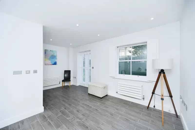 Modern Mews House Kemptown Brighton Seafront Secure Parking No Onward Chain