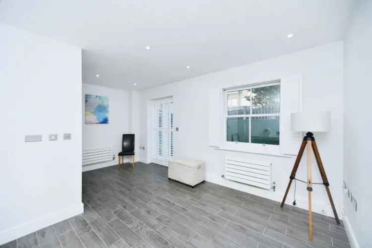 Modern Mews House Kemptown Brighton Seafront Secure Parking No Onward Chain