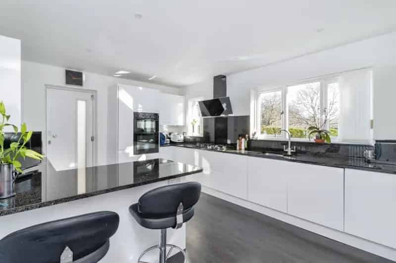 Luxury Four-Bedroom Bungalow with Stunning Countryside Views