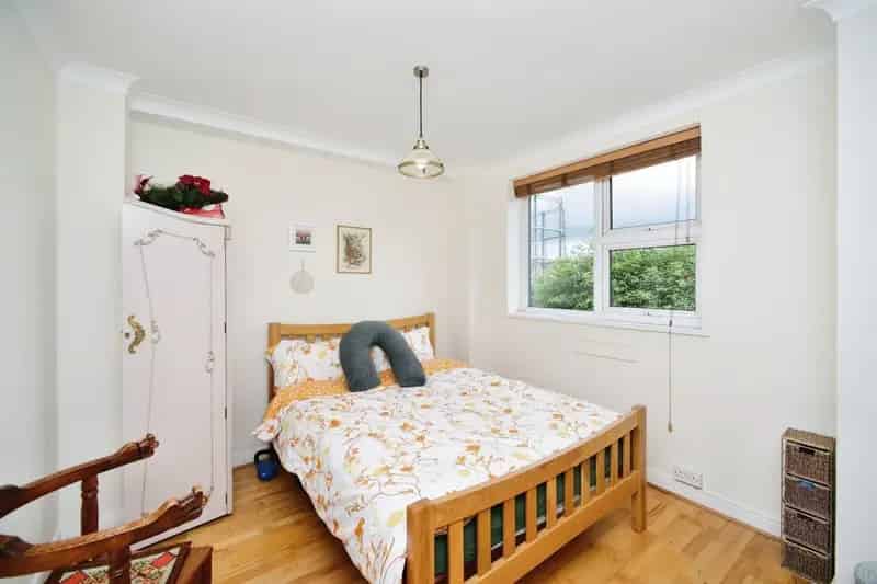 Spacious Sea View Flat Near Brighton Marina