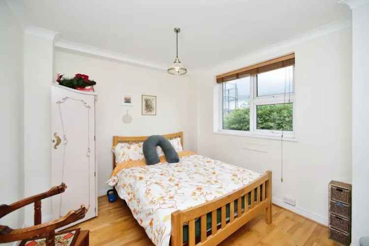 Spacious Sea View Flat Near Brighton Marina