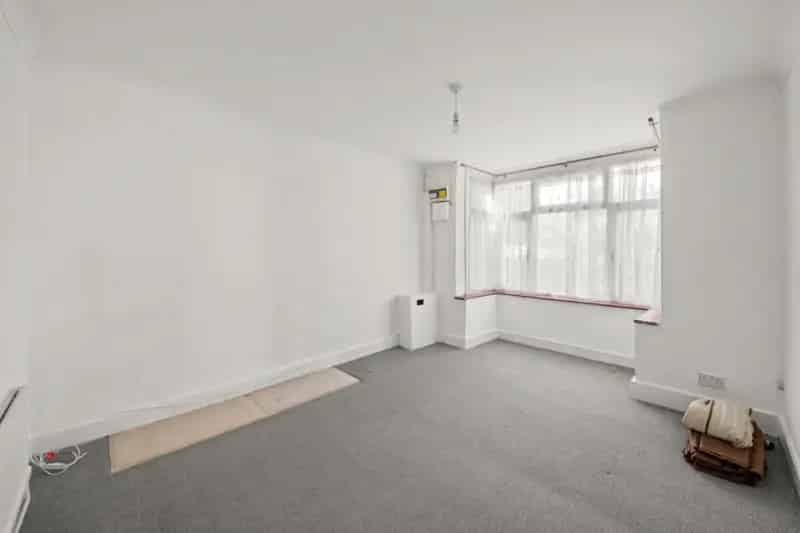 3 Bed Semi-Detached Bungalow For Sale - Hayes