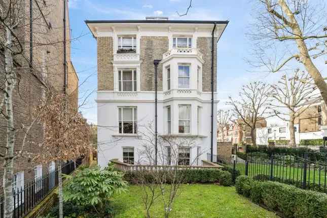 Flat for sale in Bassett Road, North Kensington W10