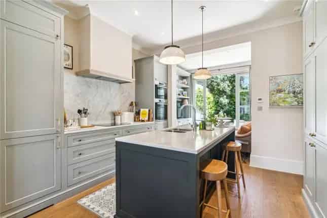 4 Bedroom House for Sale in Battersea Park