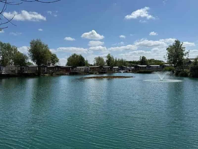 2 Bed Lakeside Lodge for Sale