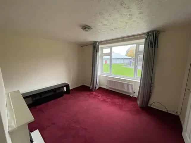 3 Bed House with Garden Zero Deposit Available