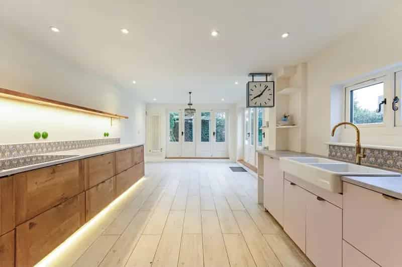 4 Bedroom Detached House For Sale Marlborough
