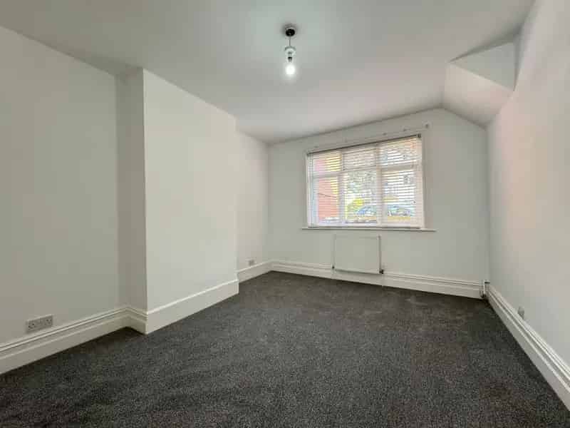 2 bedroom ground floor flat