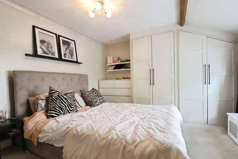 2 Bed Character Cottage for Sale in Taff's Well