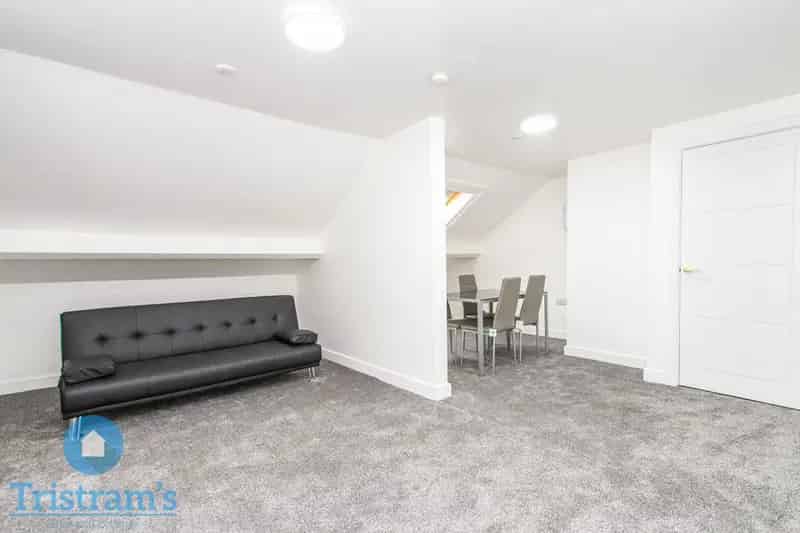 5 Bedroom Apartment House to Rent Near City Centre