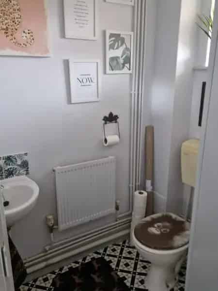 2 Bed Mid Terrace House Wetroom Enclosed Garden Adapted Property