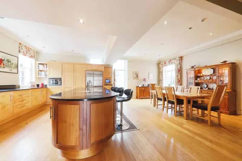 7 Bedroom Detached House for Sale Brough