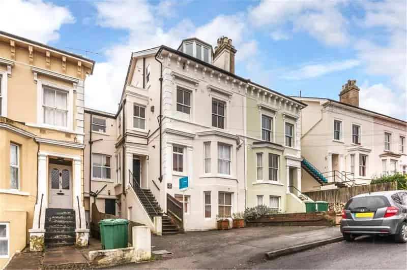 1 Bedroom Flat Apartment to Rent Near Redhill