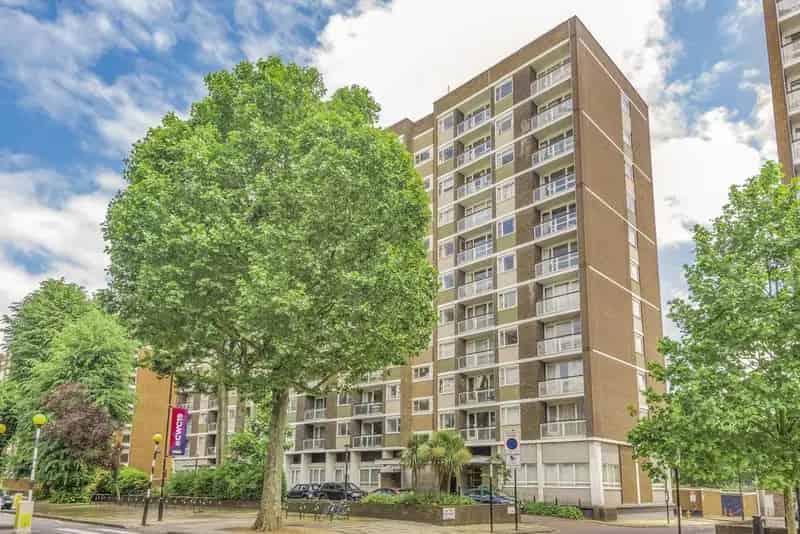 Spacious 1-Bedroom Apartment with Balcony and New Double Glazing