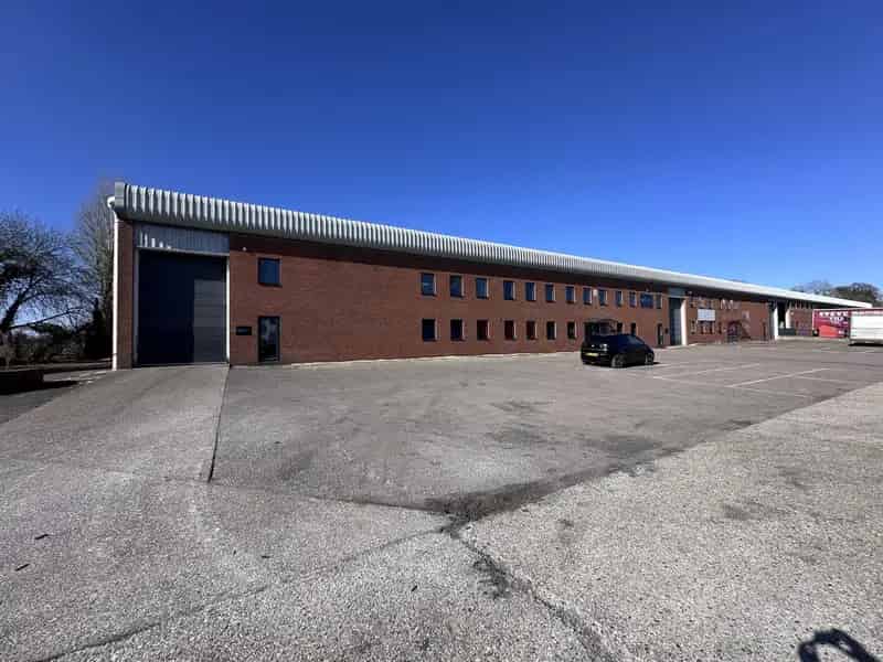 Industrial Unit For Sale 9942 sq ft Crendon Industrial Estate