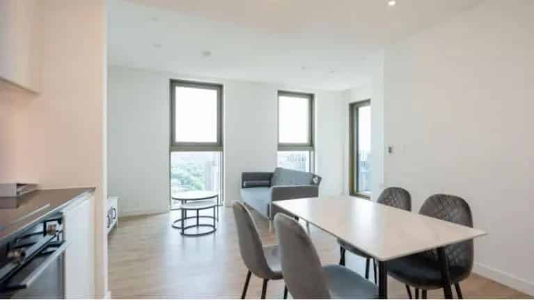 1 Bedroom Apartment South Quay Plaza Luxury Living