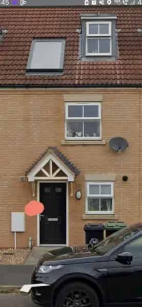 Family Home with Garden and Multiple Bedrooms