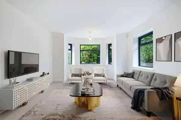 Luxury 4-Bed Home Wilmslow EPC A Solar Panels EV Charge