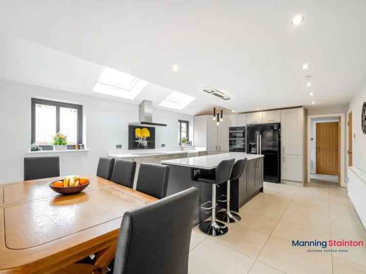 5 Bedroom Detached House in Otley