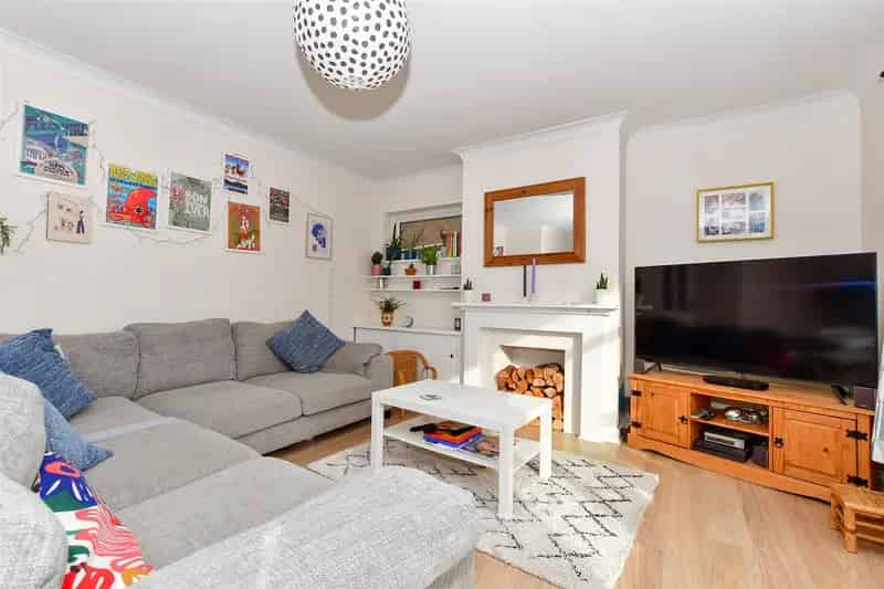 4 Bedroom Detached House for Sale with Sea Views