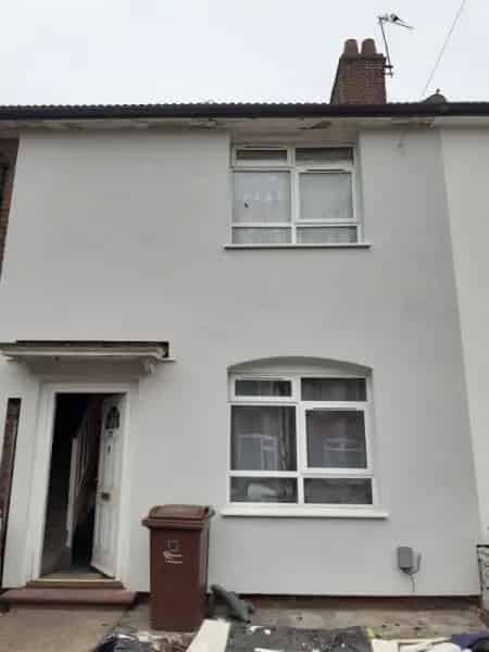 Lovely Family Home Near Town Schools and Transport