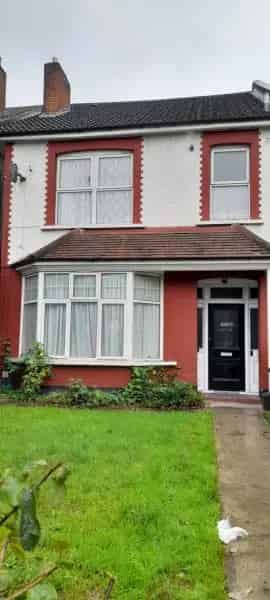 House Near Schools Shops and Hospital