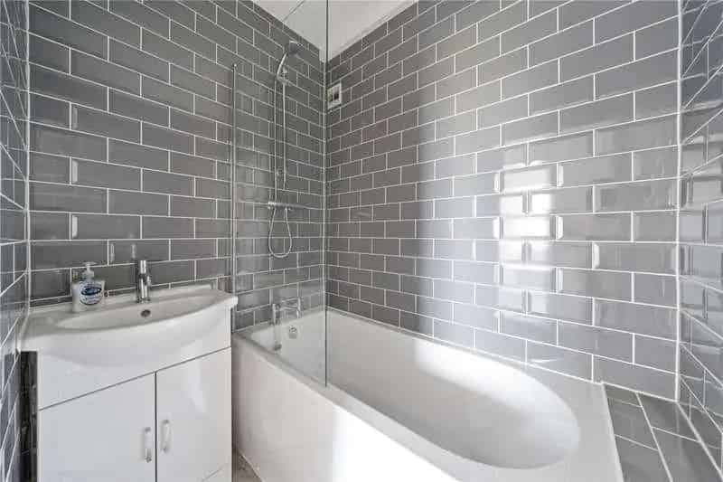 3 Bed Flat for Sale Victoria Park Village London