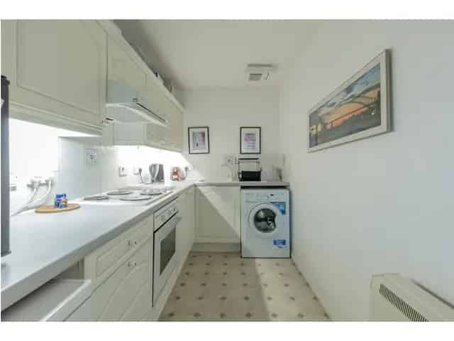 1 Bedroom Flat for Sale in Canonmills Edinburgh