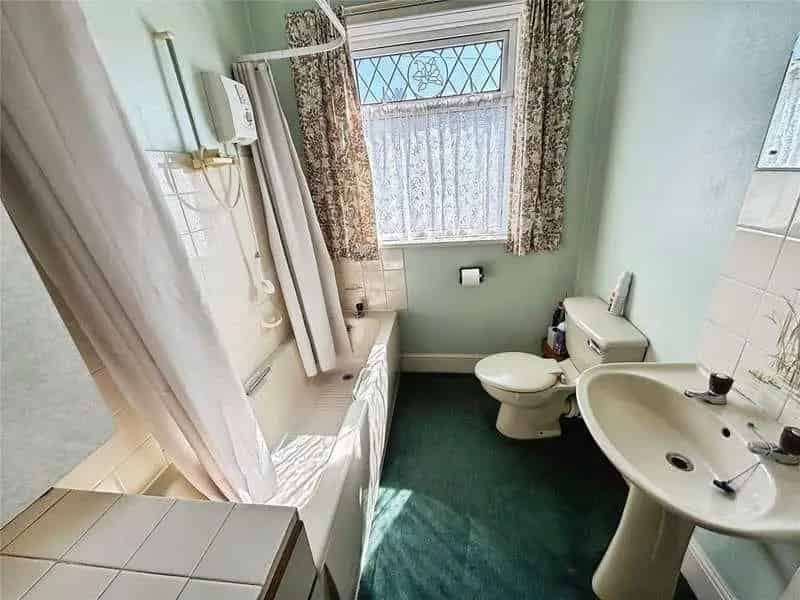 4 Bed House for Sale Central Portsmouth Investment Opportunity