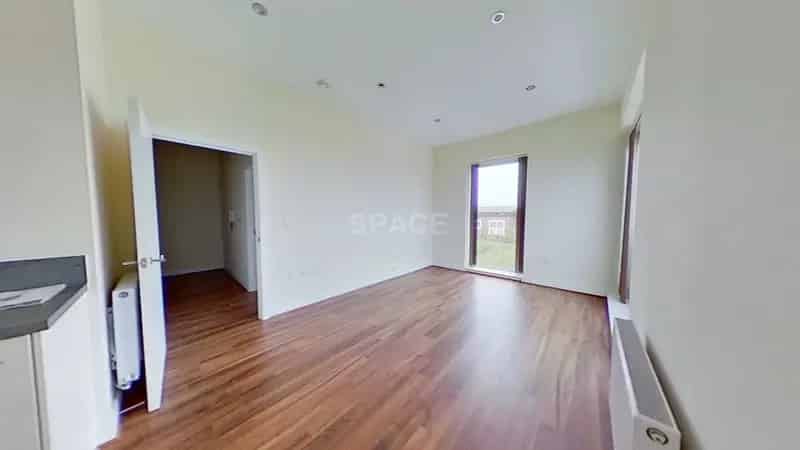 1 Bedroom Penthouse Apartment Reading
