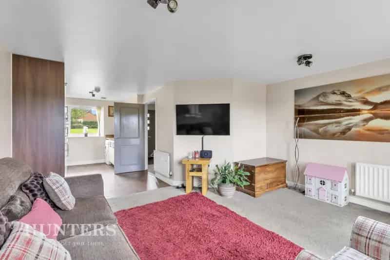 3 Bedroom Semi-Detached House for Sale in Chadderton