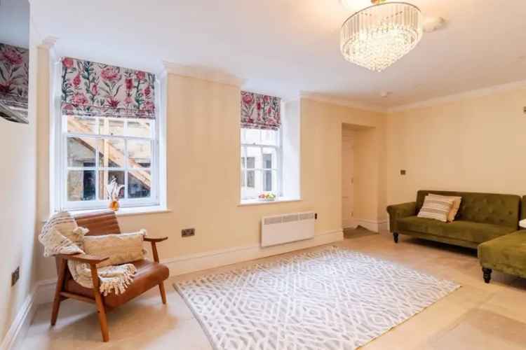 Stylish Bath City Centre Apartment with Private Courtyard