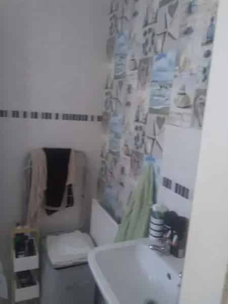 1 Bed Bungalow with Wet Room and Communal Gardens