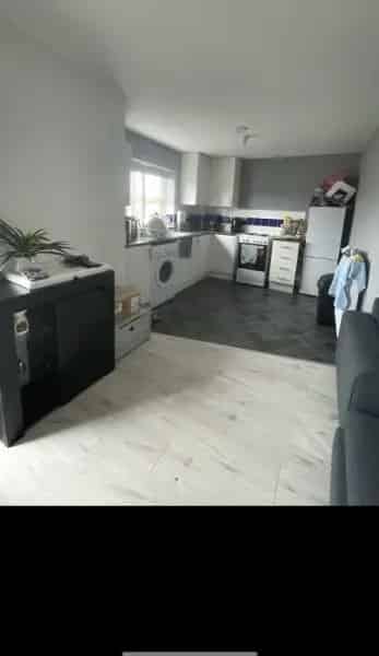 Two Bedroom Flat with Open Plan Living and Storage