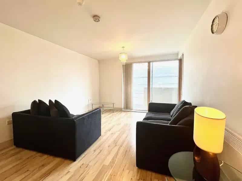 2 Bed Furnished Apartment Castlefield Manchester Parking August 2025