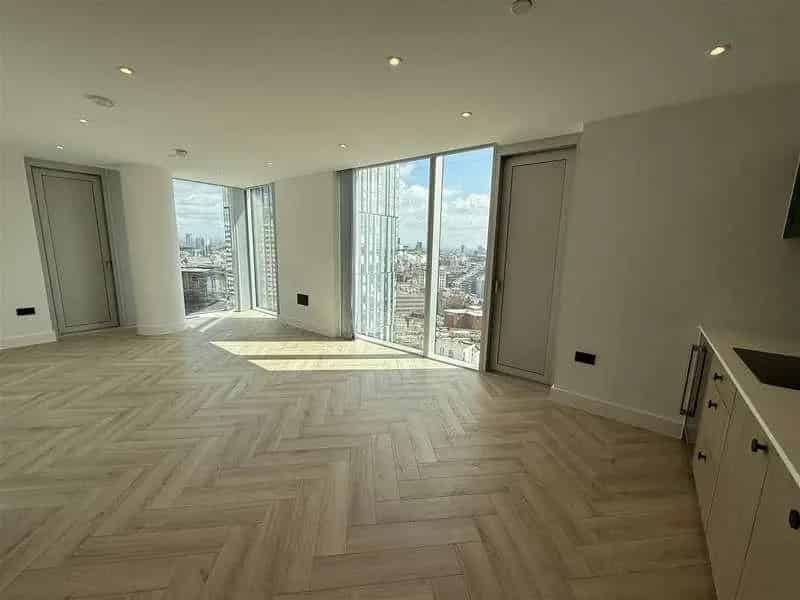 2 Bed Flat for Sale Luxury Apartment with Stunning Views and Amenities