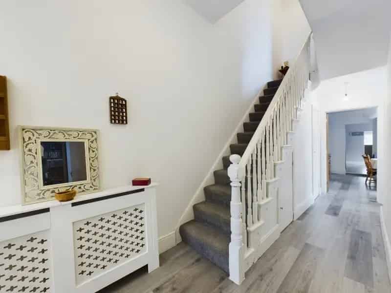 3 Bedroom Mid-Terraced House For Sale