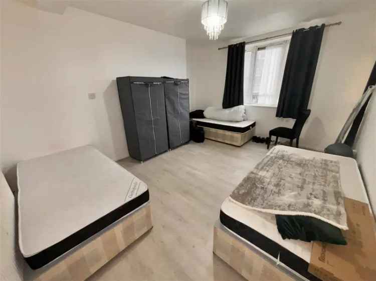 3 Bedroom Flat to Rent near Victoria Park