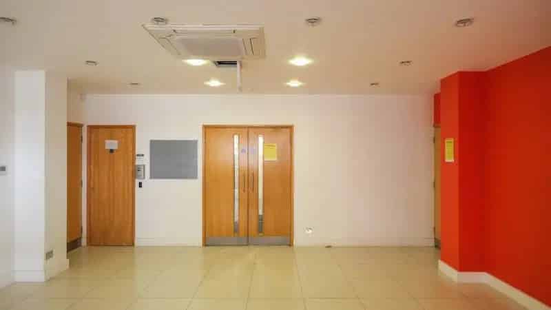 Commercial property For Rent , Station Approach, Woking, England