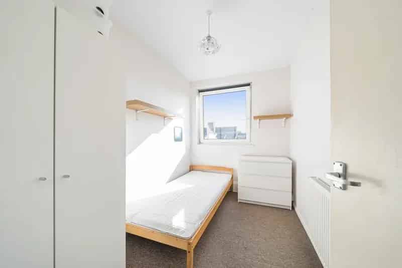5 Bedroom Maisonette For Sale Over 1130 Sq Ft