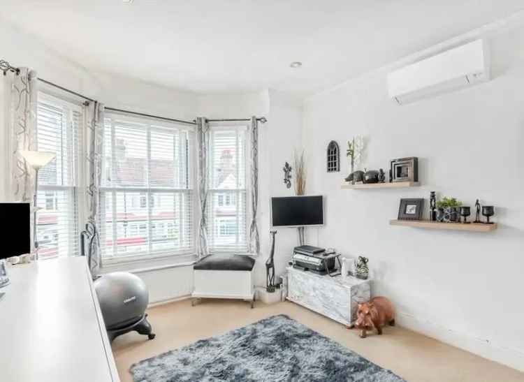 One Bedroom Period Conversion Flat SW20 Raynes Park Wimbledon