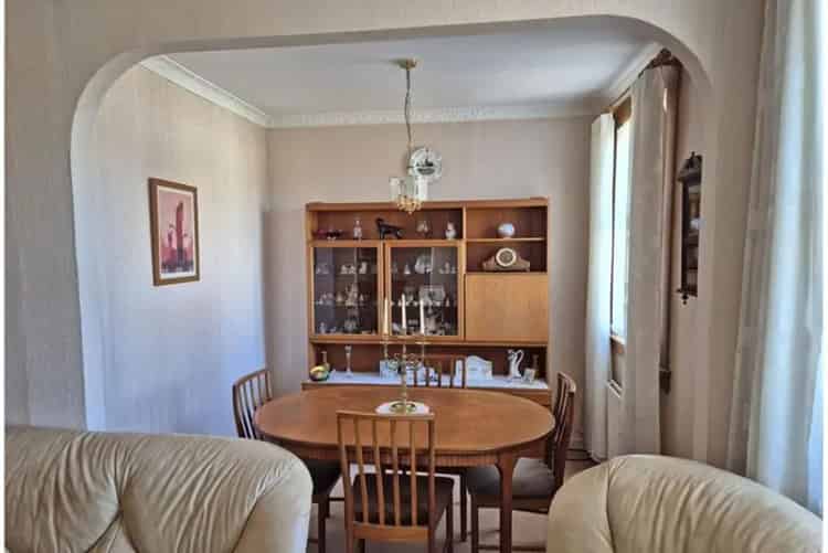 Two Double Bedroom Flat Near Amenities