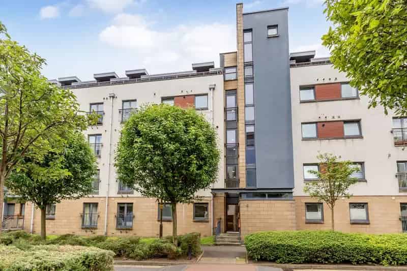 2 Bedroom Ground Floor Flat for Sale