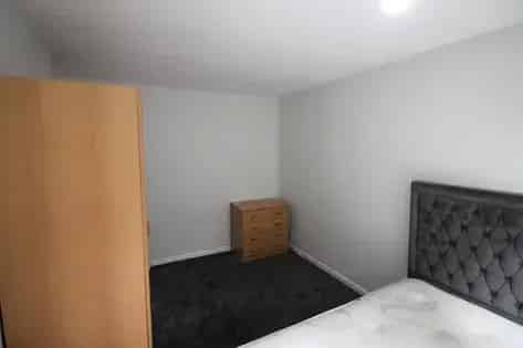 3 Bedroom House in Leeds Hyde Park
