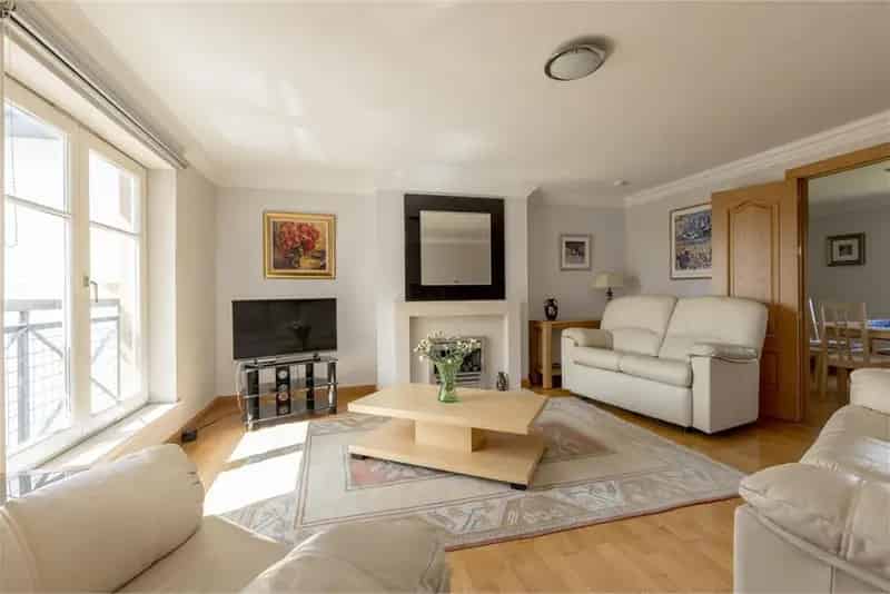 2 Bed Flat Gullane First Floor Balcony Golf Views