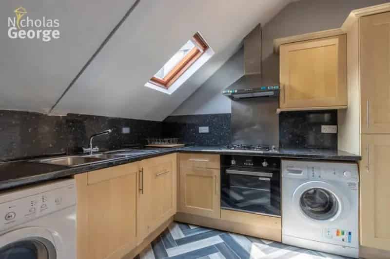 2 Bedroom Flat Moseley Available Now Newly Decorated
