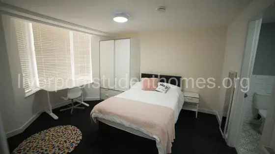 Six Bedroom Student House London July 2025
