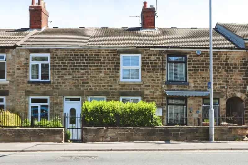 2 Bedroom Mid Terrace House Chesterfield Derbyshire
