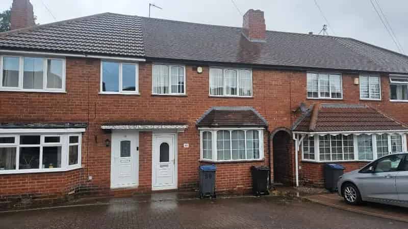 3 Bedroom Terraced House Near Amenities