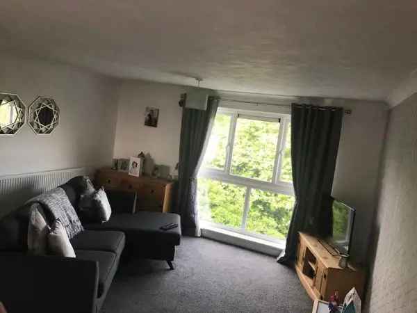 Flat For Rent in Sheffield, England